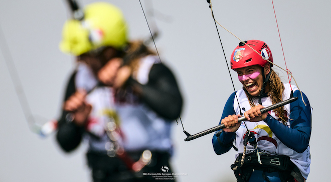 Incroyable Performance of Les Femmes Fatales